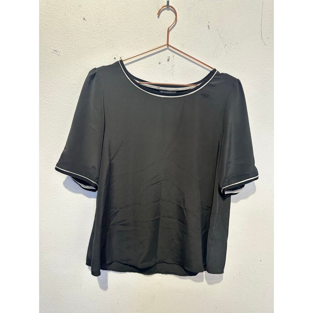 BOBEAU  Black Shiney Loose Fit White Detailed Sleeve Collar Blouse size Medium
